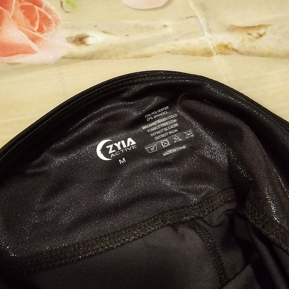 Zyia Hustle shimmer shorts - Picture 6 of 9